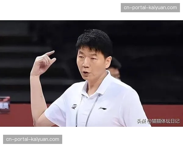 通讯：新疆队更衣室赛后冷静总结，邱彪强调“一切从零开始”